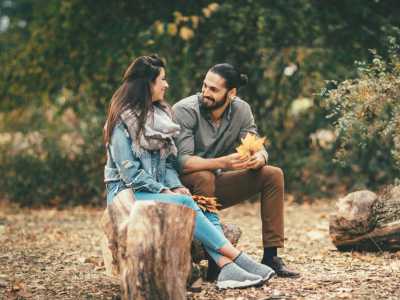 Im Herbst lassen sich bei einem einem Date wunderbare Stunden draußen verbringen