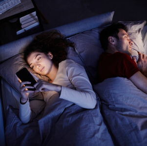 Cyber-Cheating: Wenn Online-Flirts zur Beziehungsfalle werden